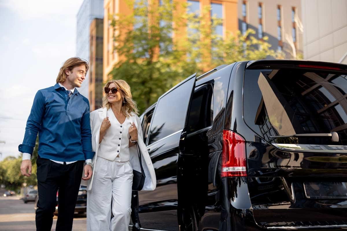 Limo Service: The Complete U.S. Guide to Types, Costs & Booking